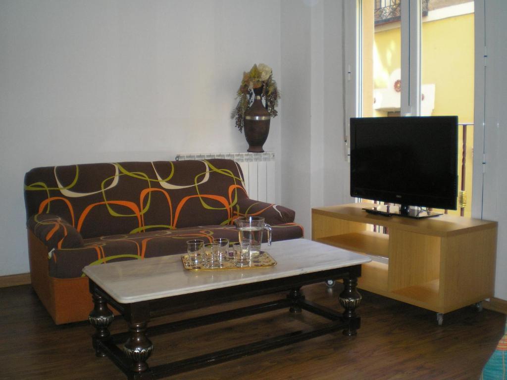 Apartamentos Turisticos Reyes Catolicos ซาราโกซา ภายนอก รูปภาพ